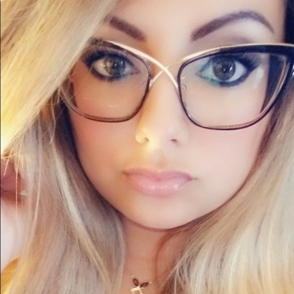 Meet your Posher, Lindsey